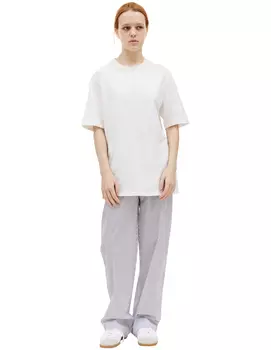 Белая футболка с графическим принтом