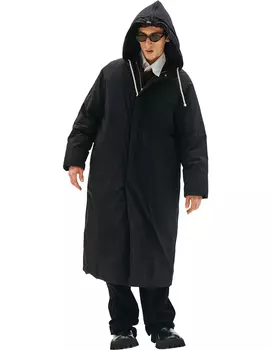 Черная парка с капюшоном на замке