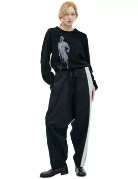 Черные брюки с лампасами