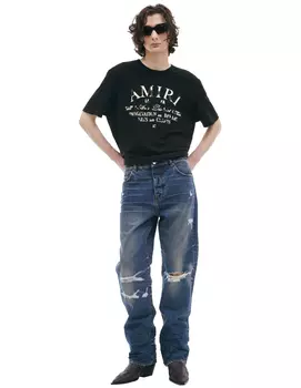 Синие джинсы с потертостями