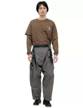Cargo trousers with studs on the waistband