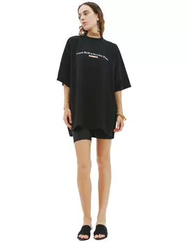 Черная футболка с принтом