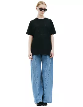 Черная футболка с принтом