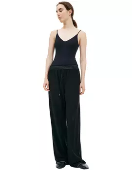 Черное боди с V-вырезом