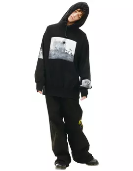 Черное худи с патчами