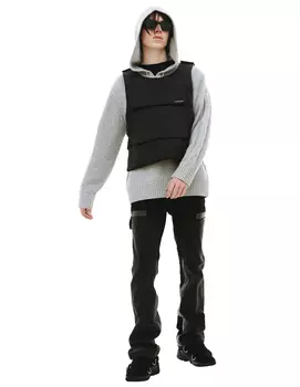 Черный стеганый жилет