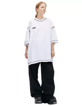 Футболка наизнанку с контрастными швами