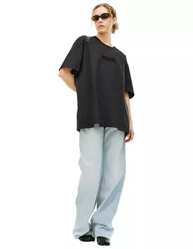 Футболка с вышивкой логотипа