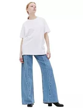 Футболка с вышивкой логотипа