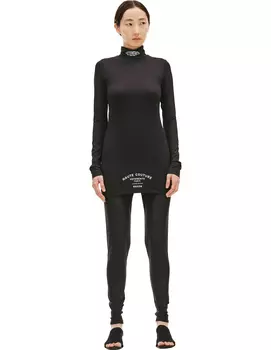 Черное платье мини с высоким горлом