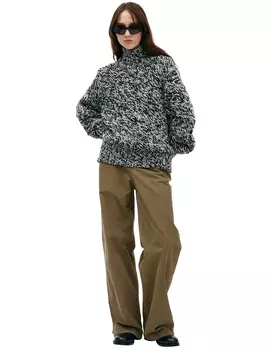 Вязаный свитер из шерсти