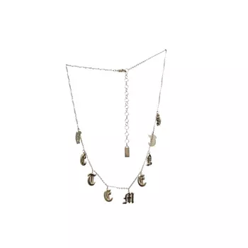 Колье с подвисными буквами VETEMENTS в готическом стиле