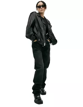 Кожаная куртка с накладными карманами