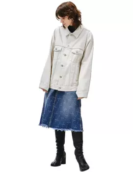 Джинсовая куртка с накладными карманами