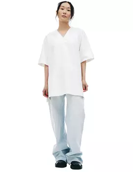 Оверсайз футболка с V-вырезом