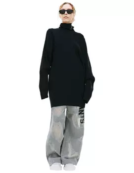 Оверсайз свитер с подплечниками