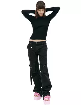 Прямые джинсы с карманами