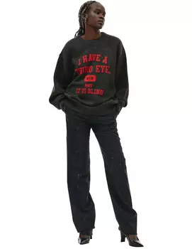 Шерстяной свитер с вышивкой