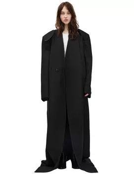 Coat with shoulder straps