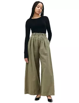 Широкие брюки с защипами