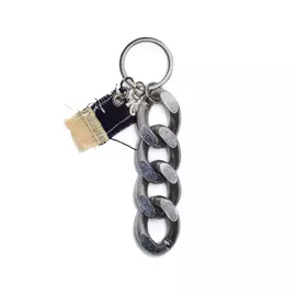 Брелок с серебристой цепью