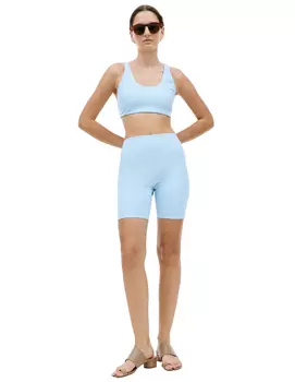 Спортивный топ с логотипом