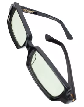 Sunglasses with rectangular frames