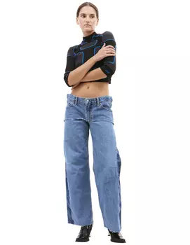 Укороченные джинсы с необработанными краями