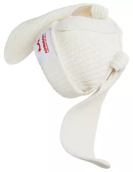 Вязаная шапка с длинными ушами и патчем