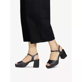 Босоножки на каблуке кожаные