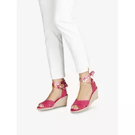 Босоножки на танкетке