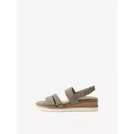 Босоножки на танкетке кожаные