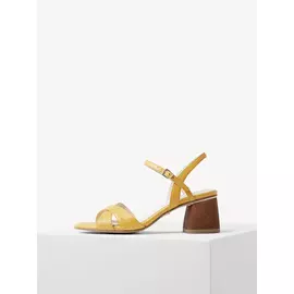 Босоножки на каблуке кожаные