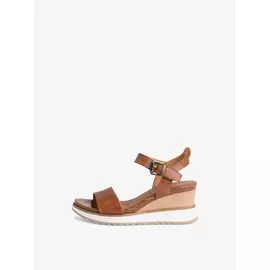 Босоножки на танкетке кожаные