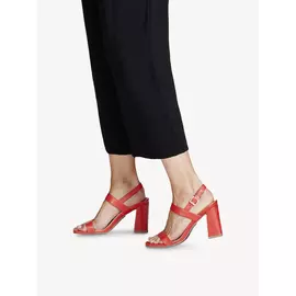 Босоножки на каблуке кожаные