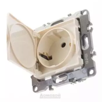 Розетка ЭРА 12 одинарная, с заземлением, со шторками, IP44, слоновая кость