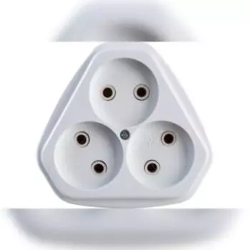 Розетка КУНЦЕВО тройная, заземление