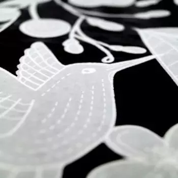 Скатерть столовая Vilina Муза Колибри, 132х180 см, ПВХ