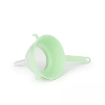 Воронка с ситом Альтернатива, 13 см, пластик, светло-зеленый