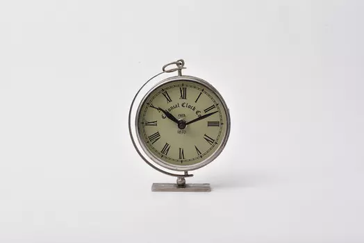 Часы настольные ручной работы (abby décor) серый 18x23x6 см.