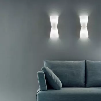 Настенный светильник (to4rooms) белый 16x39x8 см.