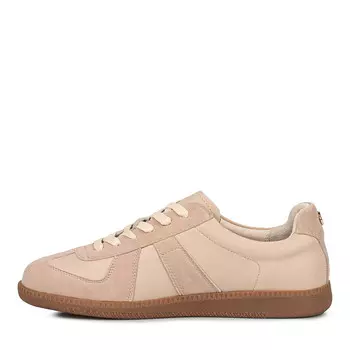 Black by Thomas Munz