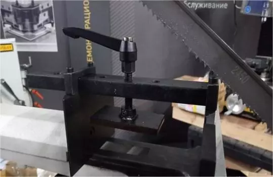 Прижим пакетной резки для BSM-220GV