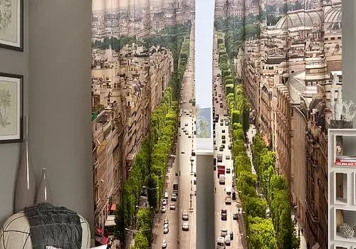 Над Парижем