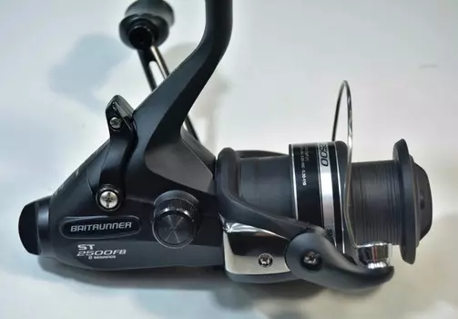 Катушка с байтраннером SHIMANO BAITRUNNER ST 2500 FB