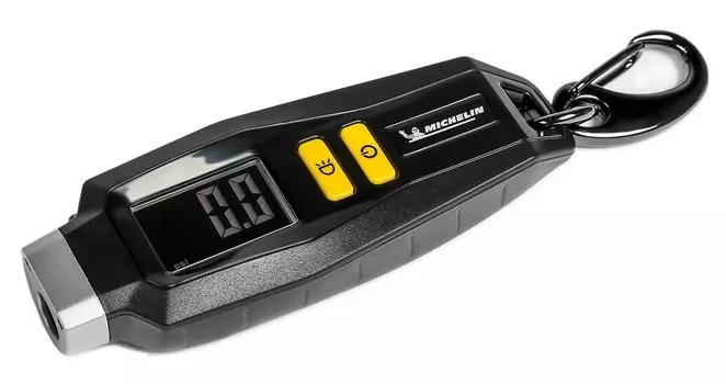 Манометр цифровой MICHELIN 12290 c креплением на ключи (фонарик, LCD дисплей)