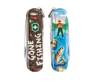 Нож-брелок Victorinox Classic LE 2020, 58 мм, 7 функций, "Gone Fishing" (+ Антисептик-спрей для рук в подарок!)