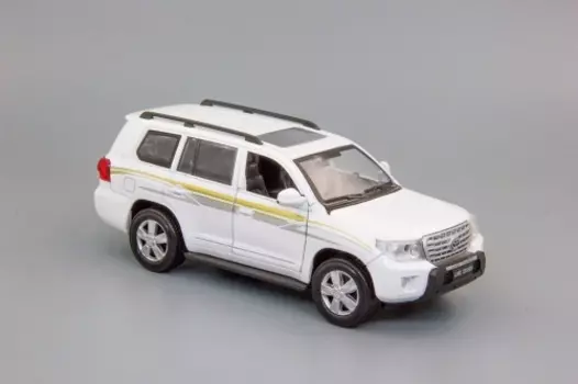 Модель автомобиля Toyota Land Cruiser 200, 150х60мм,белый