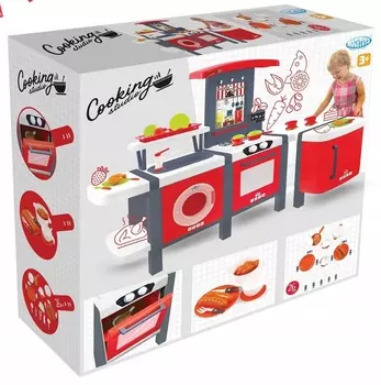 Большая кухня с плитой и стиральной машиной