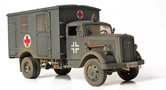 Коллекционная модель - Скорая помощь 4X4 Ambulance, Германия, 1:32